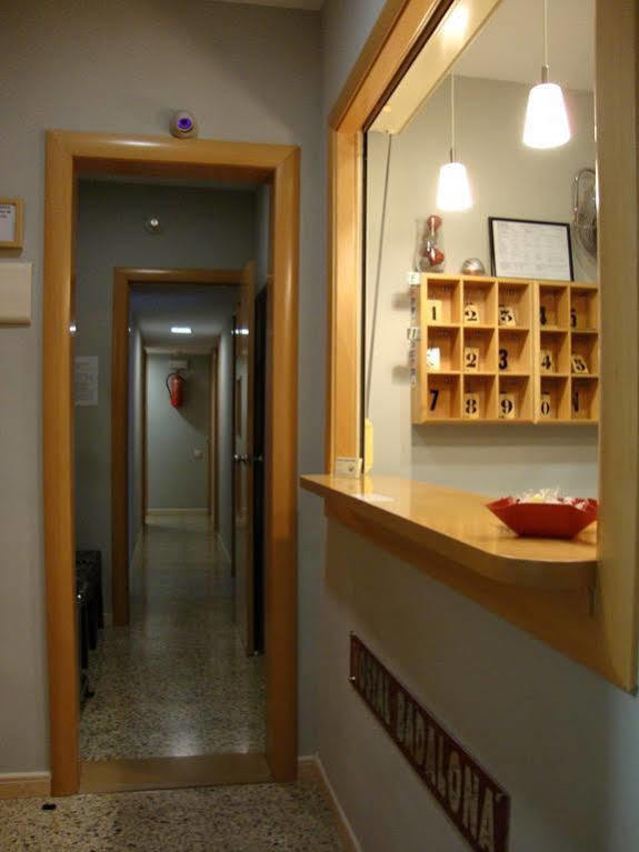 Hostal Badalona Exterior photo